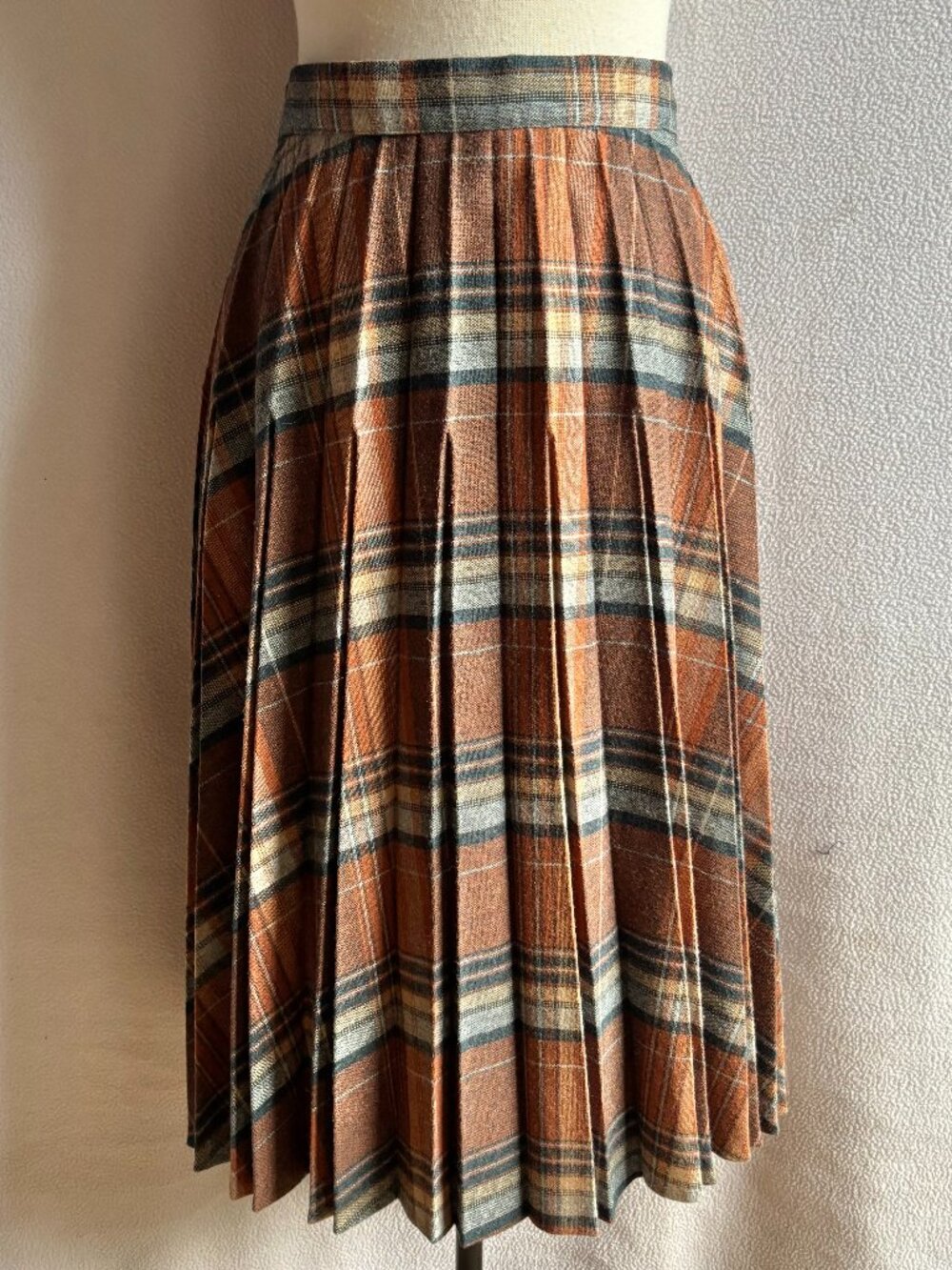 Vintage 1960s Brown Wool Plaid Pleated Flared Skirt